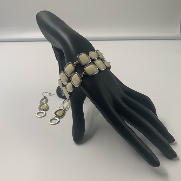 Matching Off-White Lacquered Lia Sophia Bracelet and Earrings - Picture 2 of 3